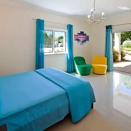 Sleeps 8 Pool Air Con Wifi Villa
