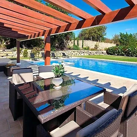 Sleeps 8 Pool Air Con Wifi *